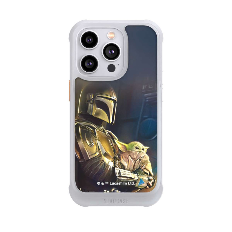 iPhone 14 Pro NIVOmax Mandalorian and Grogu inside Ship