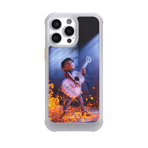 Apple iPhone 16 Pro Max NIVOmax Miguel Coco Gitarrenfilm-Szene