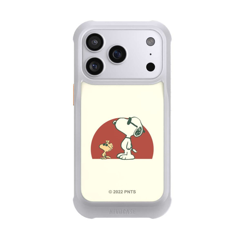 iPhone 17 Pro NIVOmax Snoopy Woodstock weit draußen