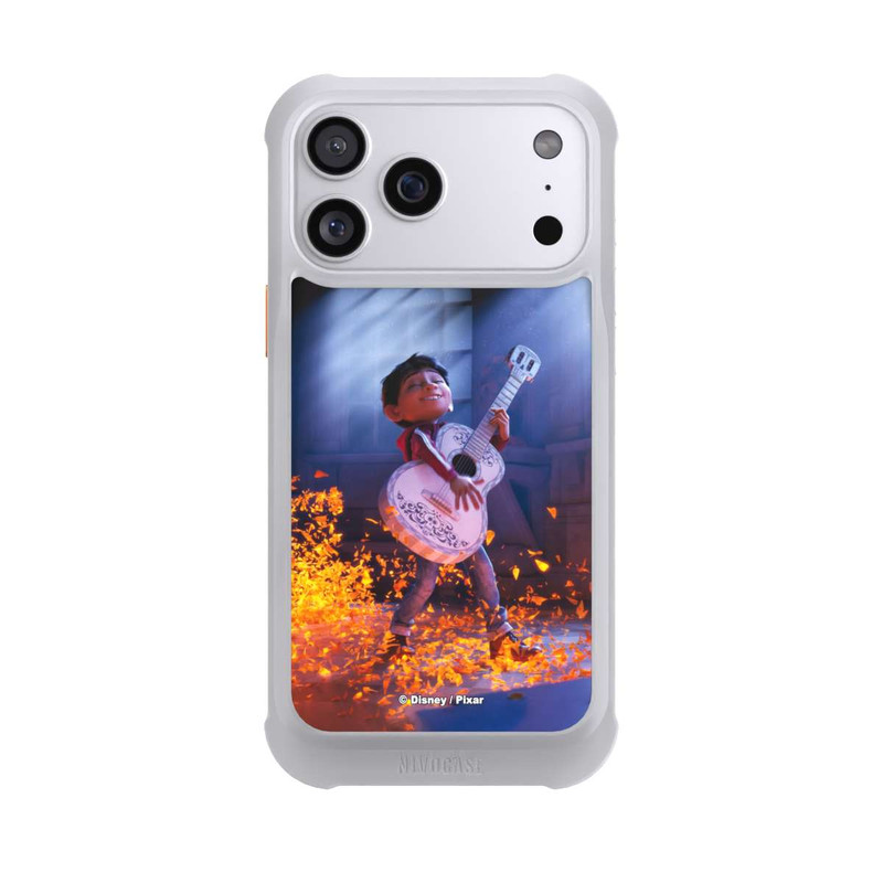 iPhone 17 Pro Max NIVOmax Miguel Coco Gitarrenfilm-Szene