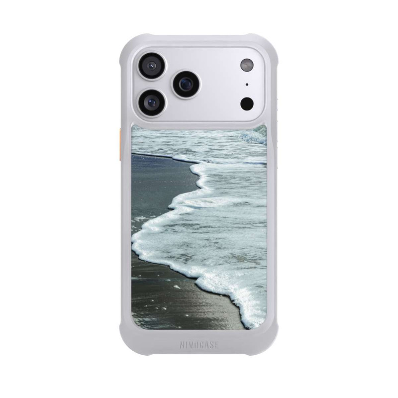 iPhone 17 Pro Max NIVOmax At The Beach