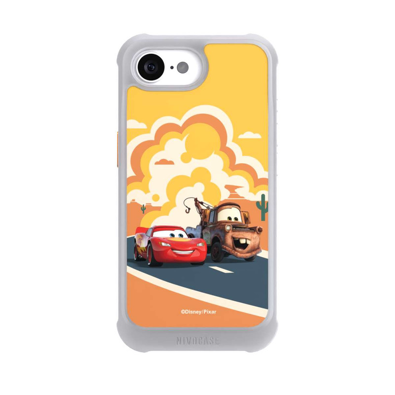 iPhone 17e NIVOmax Disney Cars Lightning McQueen Und Hook on the Road