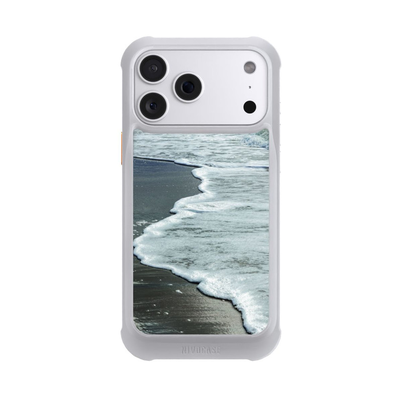 iPhone 18 Pro Max NIVOmax At The Beach