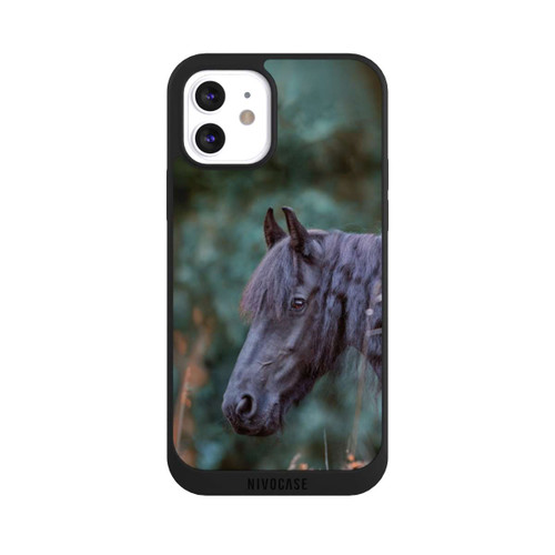 Apple iPhone 12 NIVOpure Frisian portrait