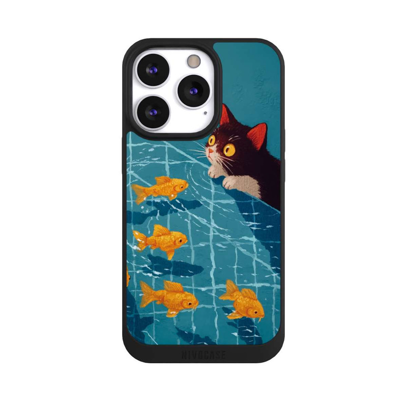iPhone 13 Pro NIVOpure Die Katze im Pool mit KI