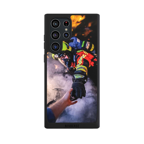 Samsung Galaxy S22 Ultra NIVOpure Firefighter Reaches for Hand