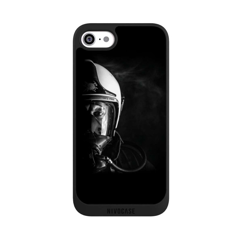 iPhone SE 2022 NIVOpure Firefighter Closeup Black