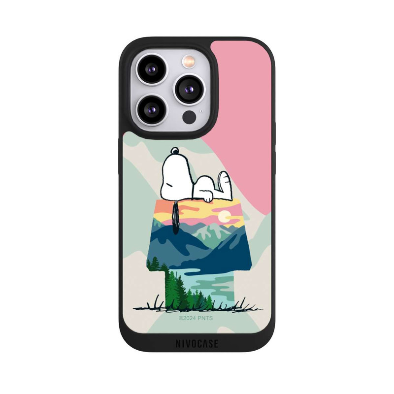 iPhone 14 Pro NIVOpure Snoopy à l'extérieur