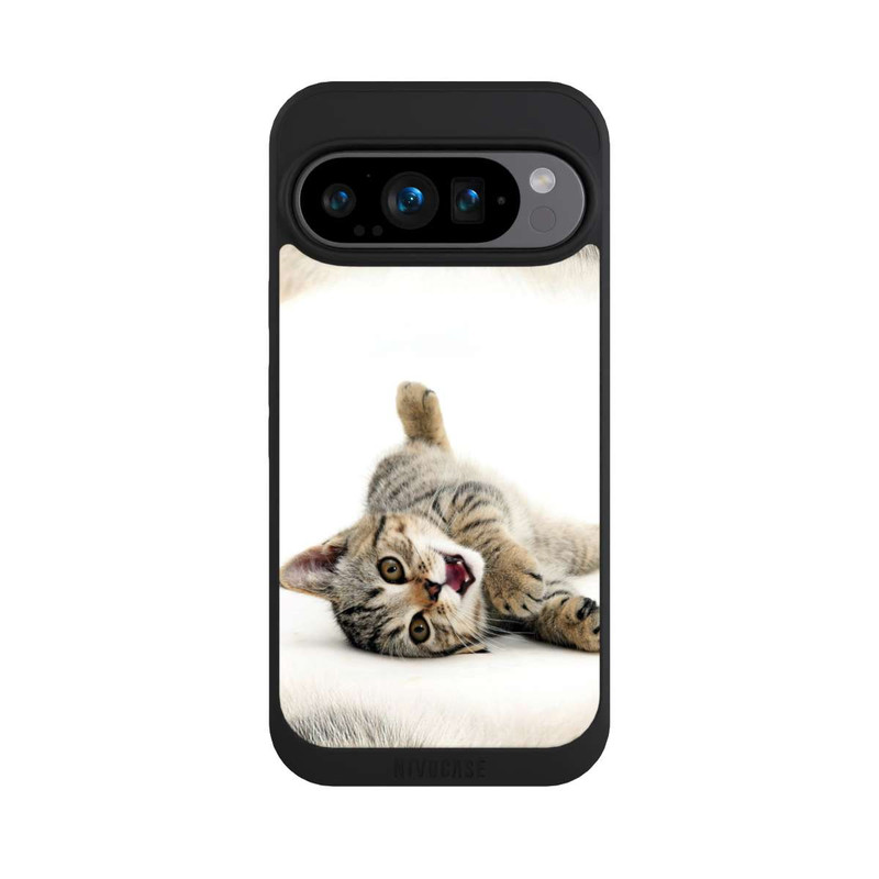 Pixel 9 Pro NIVOpure Sich wälzende Katze