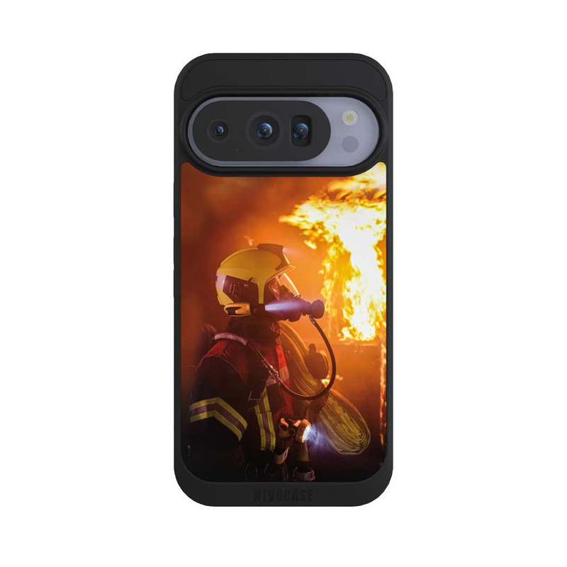 Pixel 10 Pro NIVOpure Feuerwehrmann vor Explosion