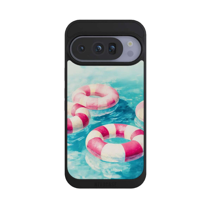 Pixel 10 Pro NIVOpure Gestreifte Schwimmringe im Pool