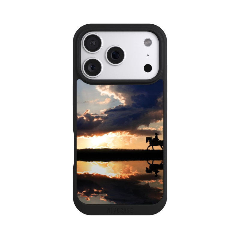 iPhone 18 Pro NIVOpure Randonnée à Cheval au Crépuscule