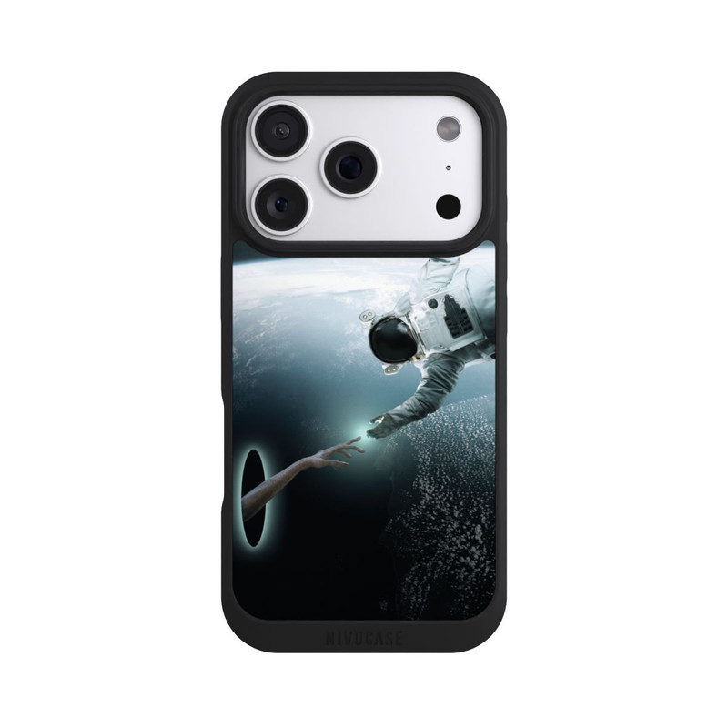 iPhone 18 Pro NIVOpure Astronaut and Alien