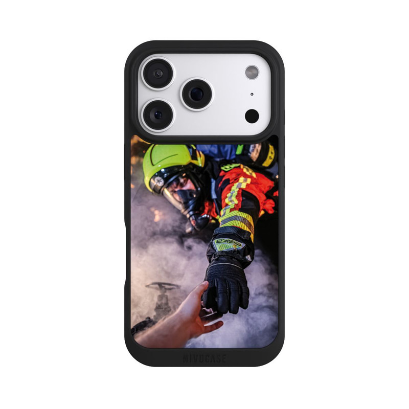 iPhone 18 Pro NIVOpure Un pompier tend la main