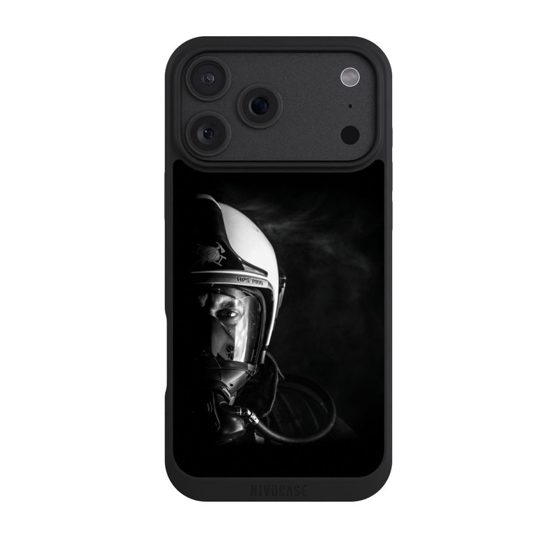 iPhone 18 Pro Max NIVOpure Portrait Pompier Noir et Blanc