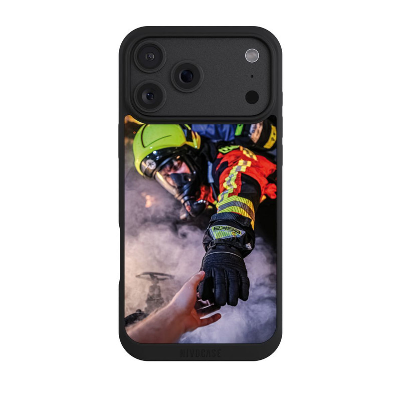 iPhone 18 Pro Max NIVOpure Un pompier tend la main