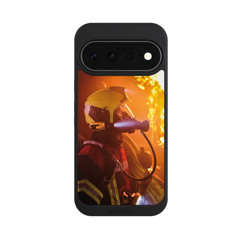 Pixel 11 NIVOpure Feuerwehrmann vor Explosion