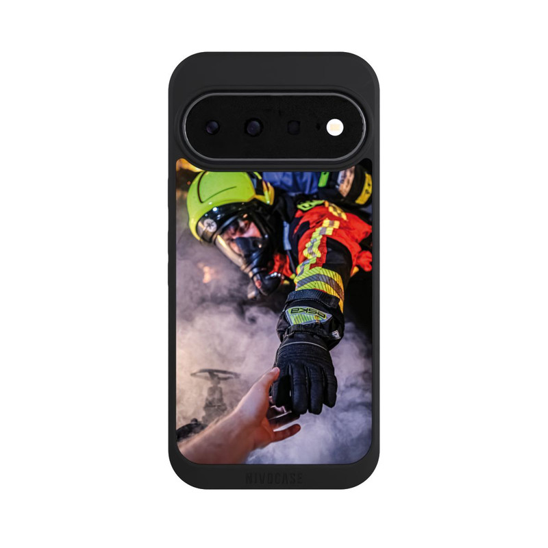 Pixel 11 NIVOpure Feuerwehrmann greift nach der Hand
