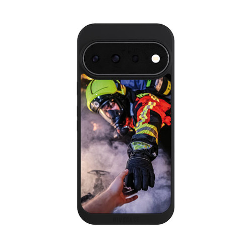 Google Pixel 11 Pro NIVOpure Feuerwehrmann greift nach der Hand