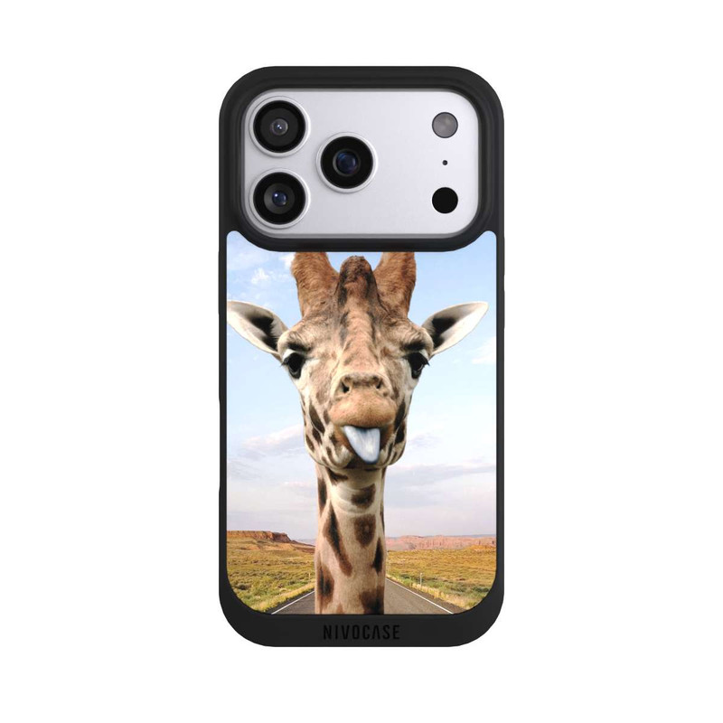iPhone 17 Pro NIVOpure Giraffe auf der Straße