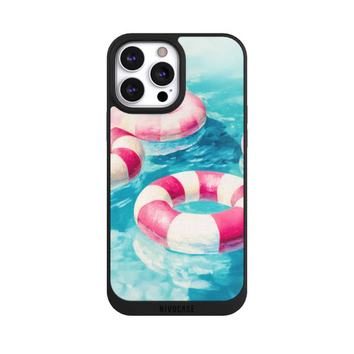 Apple iPhone 13 Pro Max NIVOpure Gestreifte Schwimmringe im Pool