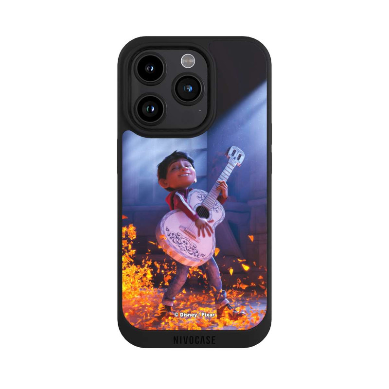 iPhone 15 Pro NIVOpure Miguel Coco Gitarrenfilm-Szene