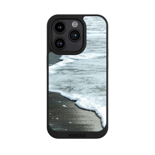 Apple iPhone 15 Pro NIVOpure At The Beach