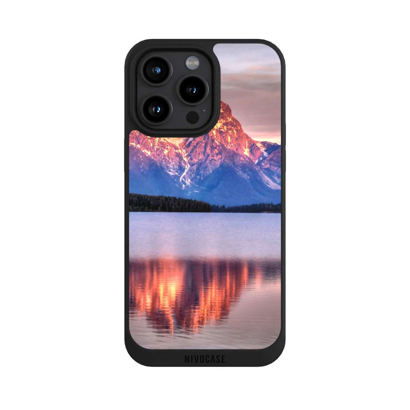 iPhone 15 Pro Max NIVOpure Montagne au Bord d'un Lac