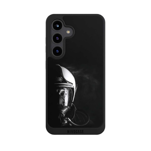 Samsung Galaxy S24 NIVOpure Firefighter Closeup Black