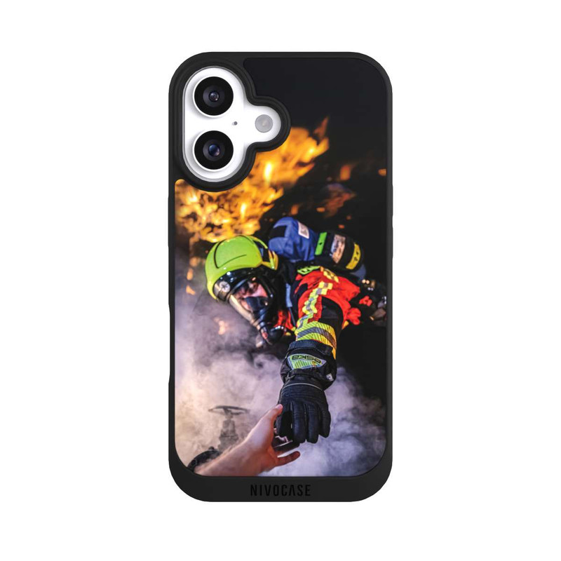iPhone 16 NIVOpure Feuerwehrmann greift nach der Hand