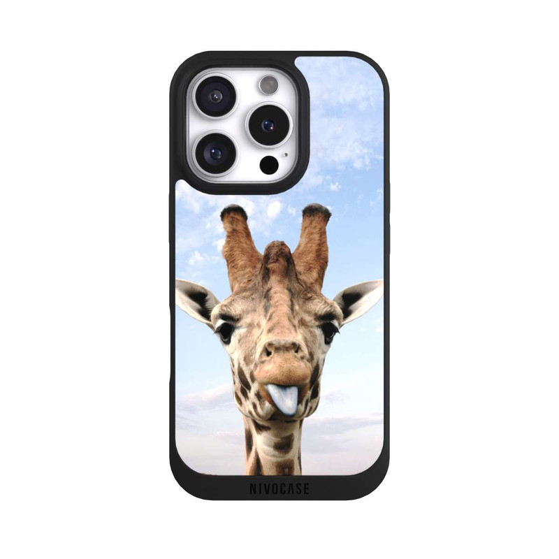 iPhone 16 Pro NIVOpure Giraffe auf der Straße