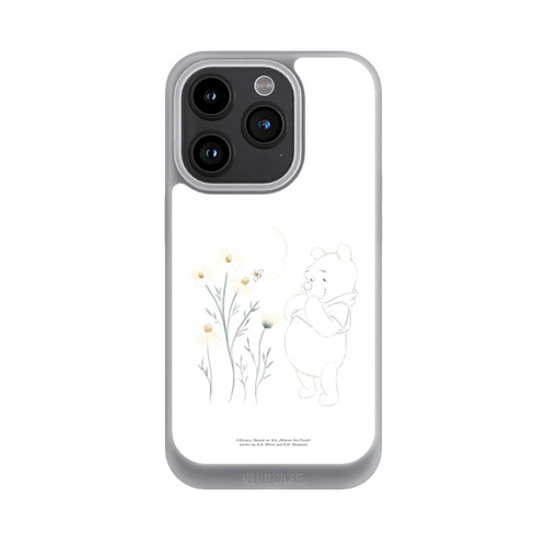Apple iPhone 15 Pro NIVOpure Winnie Puuh sieht sich Gänseblümchen an