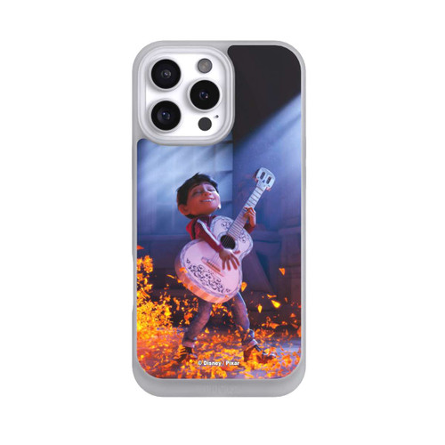 Apple iPhone 16 Pro Max NIVOpure Miguel Coco Guitar Film Scene