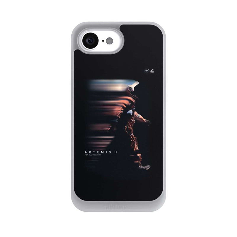 iPhone 16e NIVOpure Motionblur Astronaut