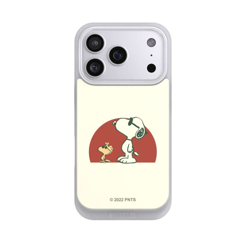 iPhone 17 Pro NIVOpure Snoopy Woodstock weit draußen