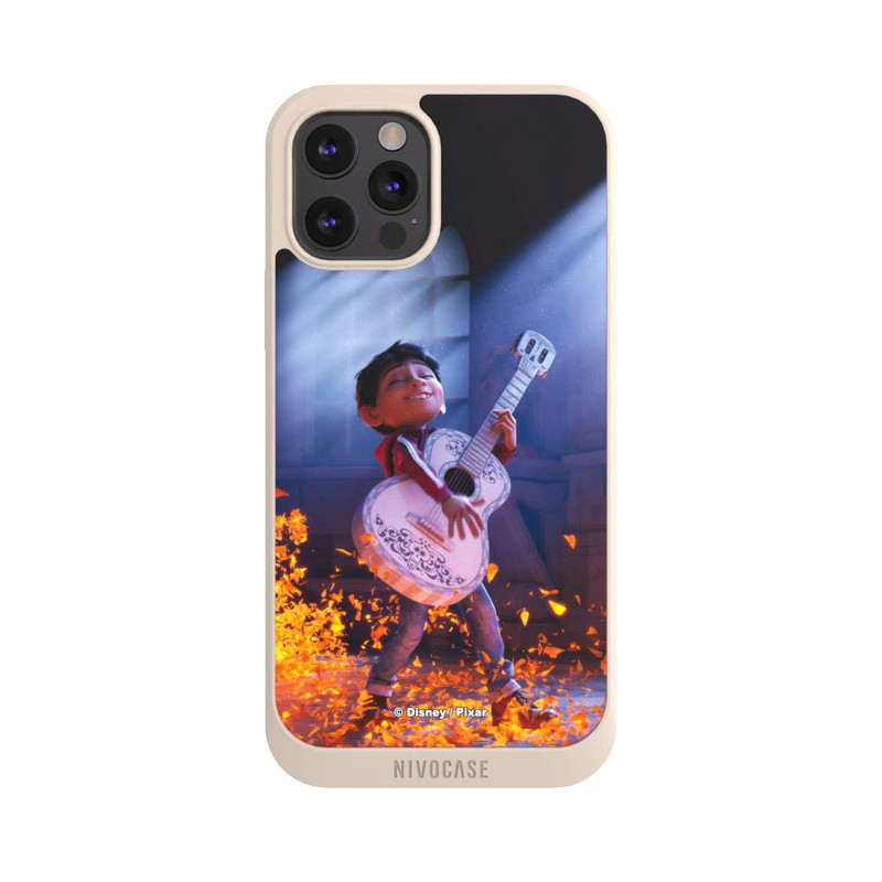 iPhone 12 Pro Max NIVOpure Miguel Coco Gitarrenfilm-Szene